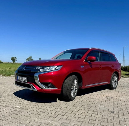 Mitsubishi Outlander cena 103000 przebieg: 53292, rok produkcji 2020 z Leszno małe 562